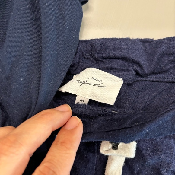 Soma navy blue summer pj set/ Lounge Set. Size Medium - Picture 3 of 10